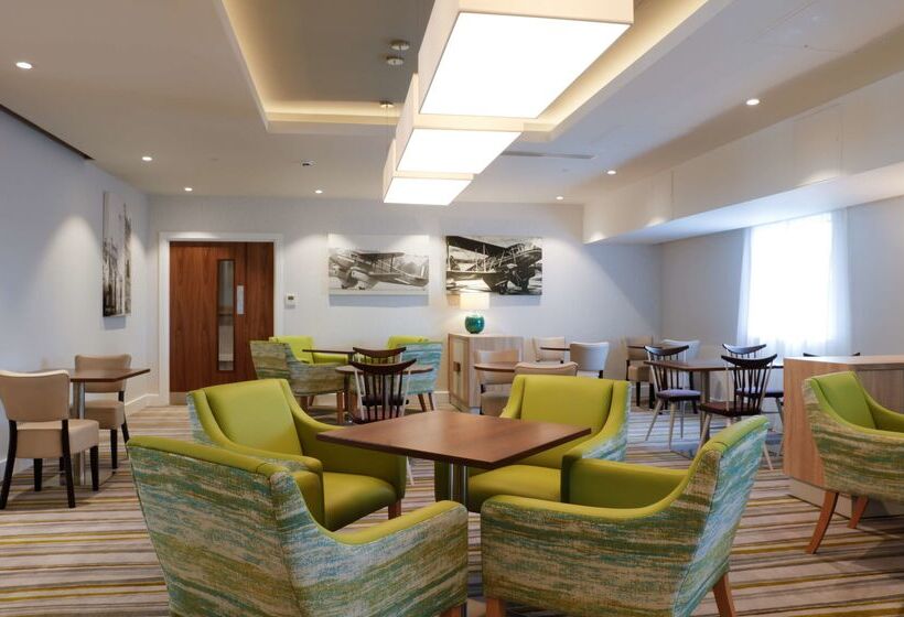 בית מלון כפרי Hampton By Hilton Exeter Airport