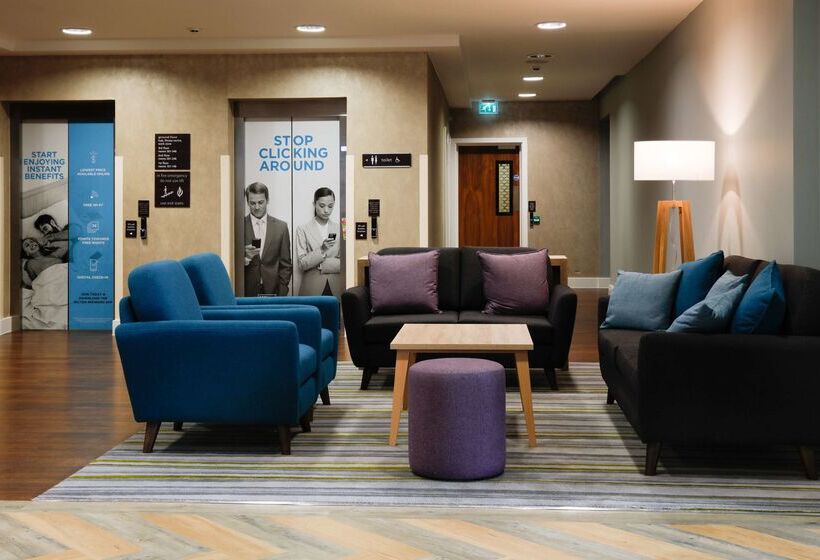 בית מלון כפרי Hampton By Hilton Exeter Airport