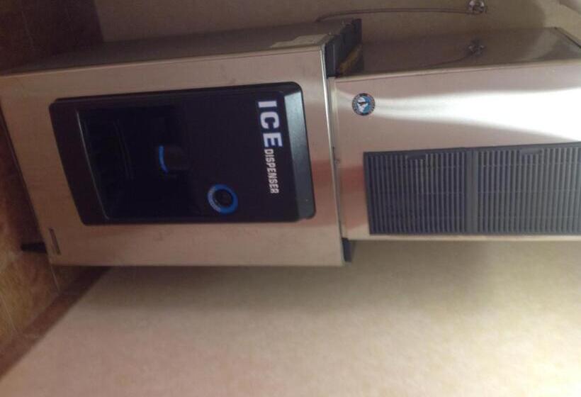 Отель Hometown Innsoddy Daisy