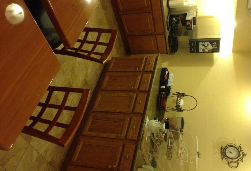 فندق Hometown Innsoddy Daisy