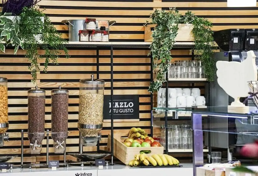 ホテル Ibis Girona