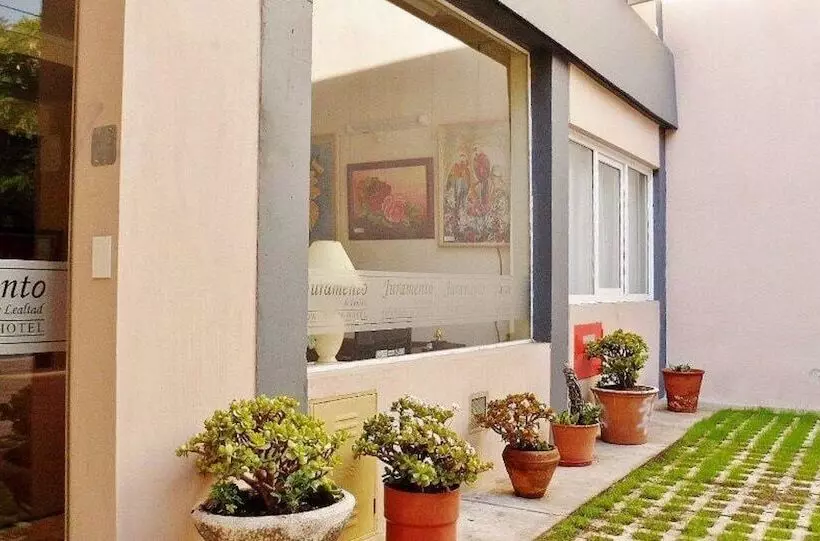 ホテル Juramento De Lealtad Townhouse