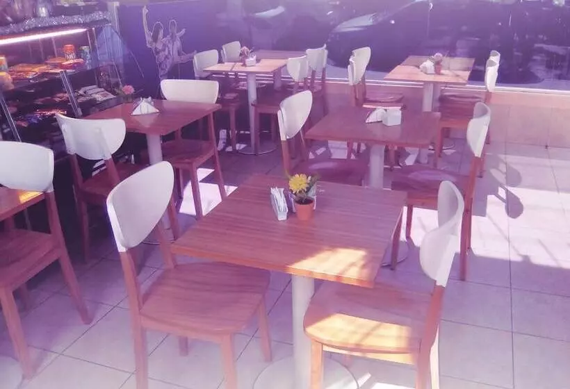 ホテル Juramento De Lealtad Townhouse