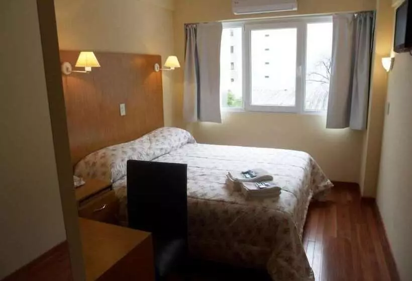 ホテル Juramento De Lealtad Townhouse