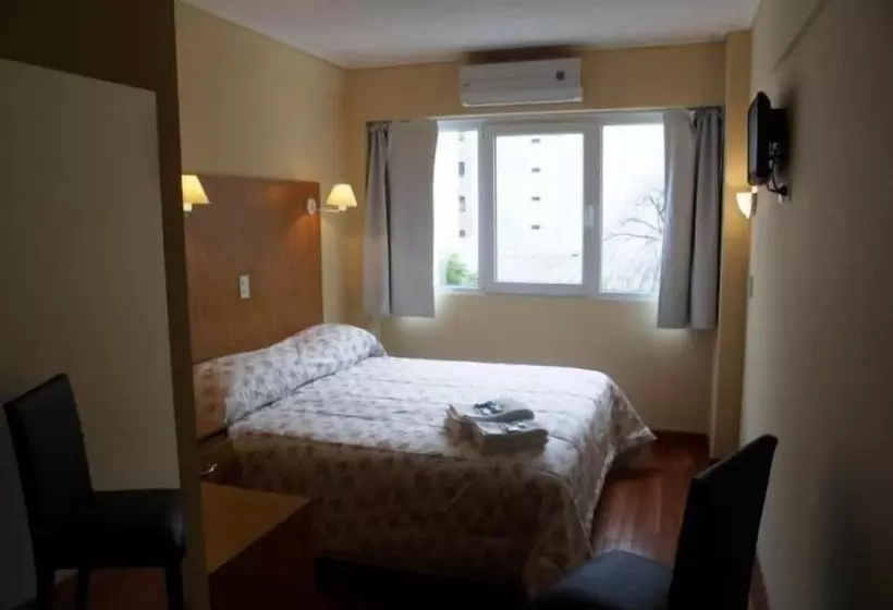 ホテル Juramento De Lealtad Townhouse