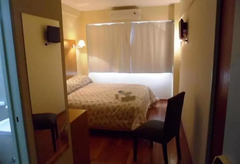 ホテル Juramento De Lealtad Townhouse