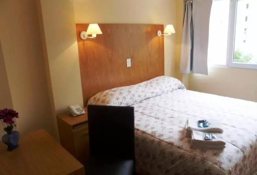 ホテル Juramento De Lealtad Townhouse