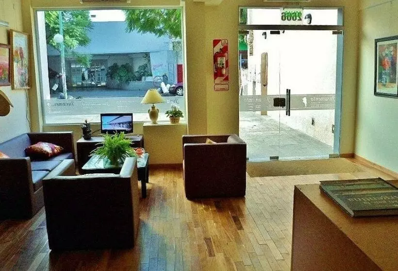 ホテル Juramento De Lealtad Townhouse