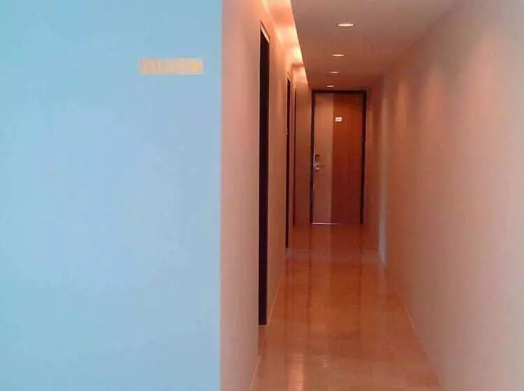 ホテル Nantra Ploenchit