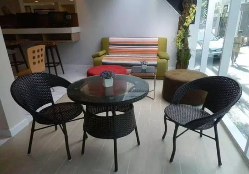 ホテル Nantra Ploenchit