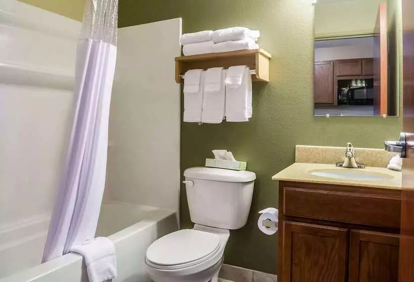 Отель Suburban Studios Triadelphia Wheeling At The Highlands