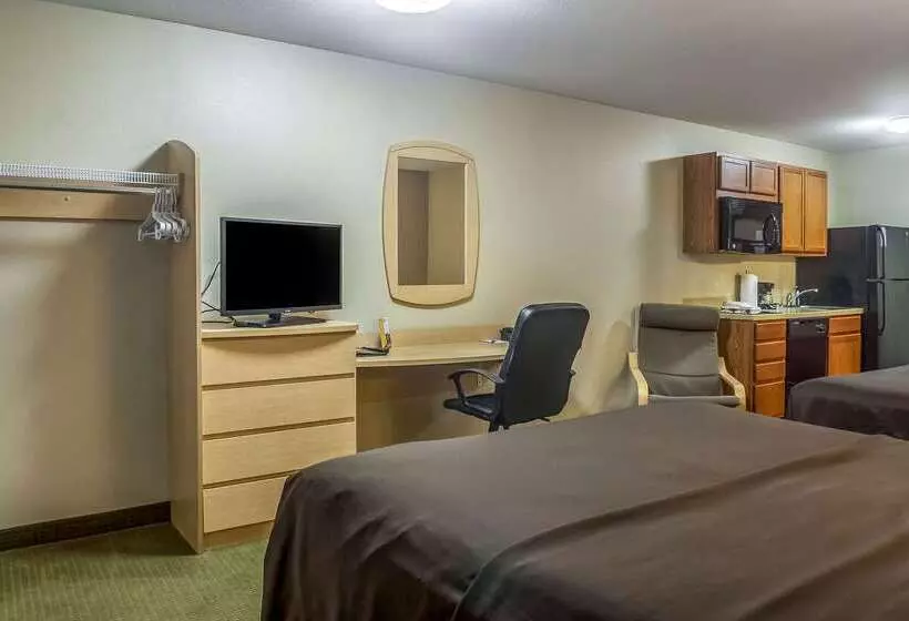 Отель Suburban Studios Triadelphia Wheeling At The Highlands