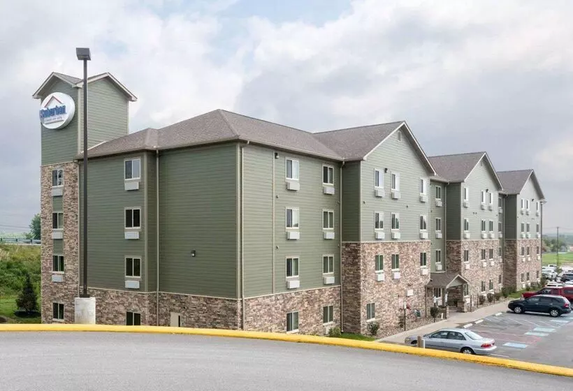 Отель Suburban Studios Triadelphia Wheeling At The Highlands