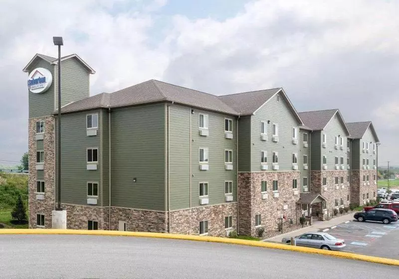 Отель Suburban Studios Triadelphia Wheeling At The Highlands