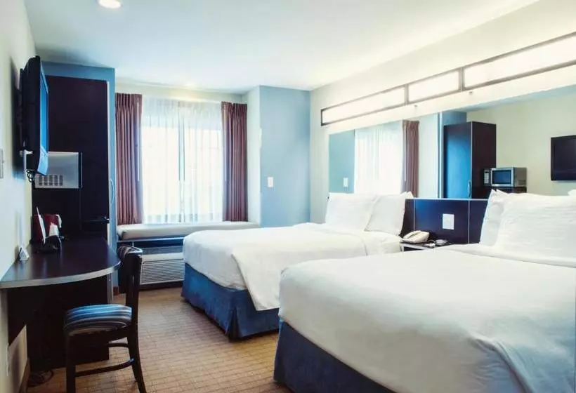 Отель Three Rivers Inn & Suites