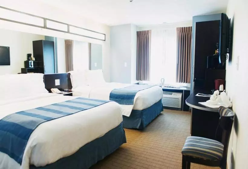 Отель Three Rivers Inn & Suites