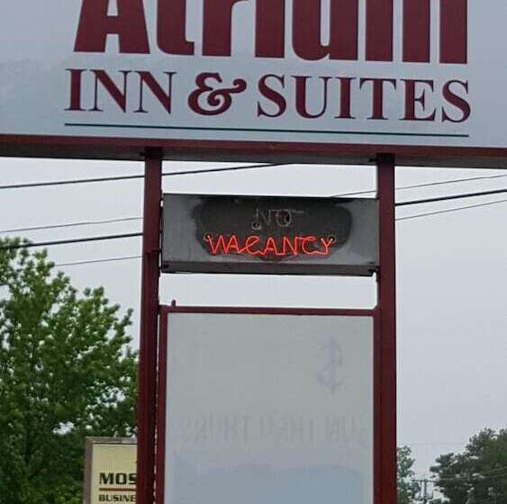 فندق على الطريق Atrium Inn & Suites