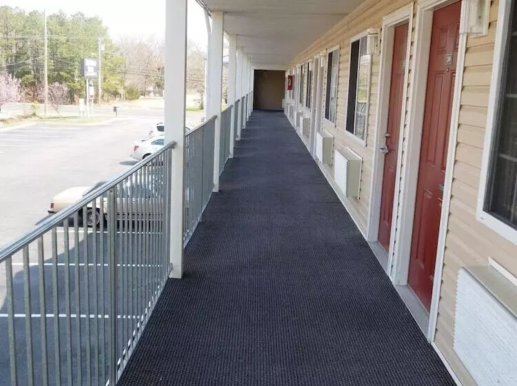 Motel Atrium Inn & Suites