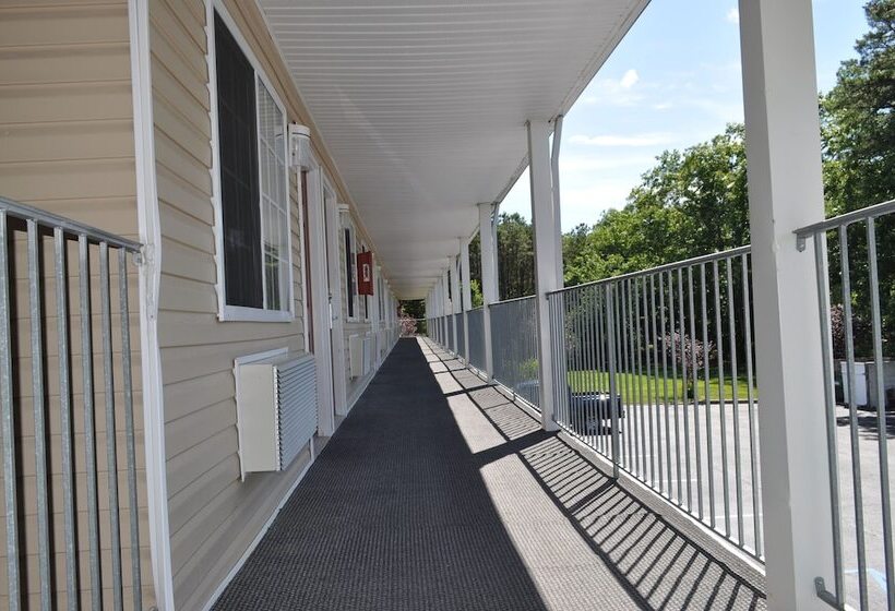 فندق على الطريق Atrium Inn & Suites