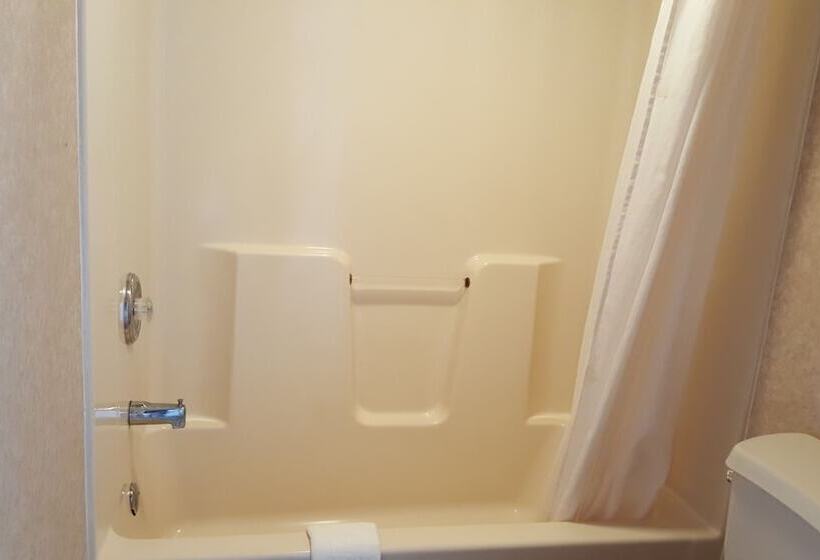 فندق على الطريق Atrium Inn & Suites