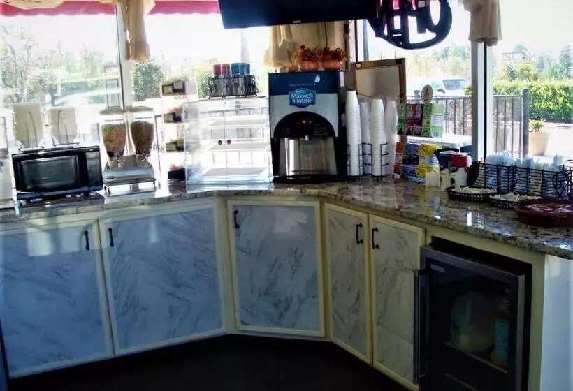 汽车旅馆 Budget Inn Conway