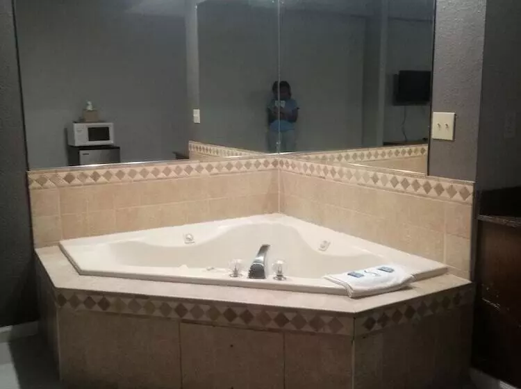 Мотель Royal Inn & Suite