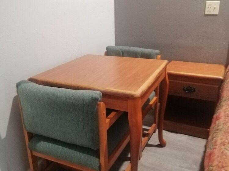 Motel Royal Inn & Suite