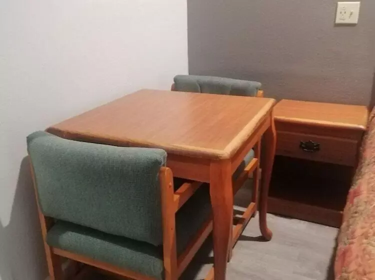 Мотель Royal Inn & Suite