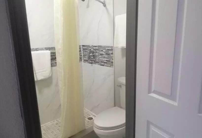 Мотель Royal Inn & Suite