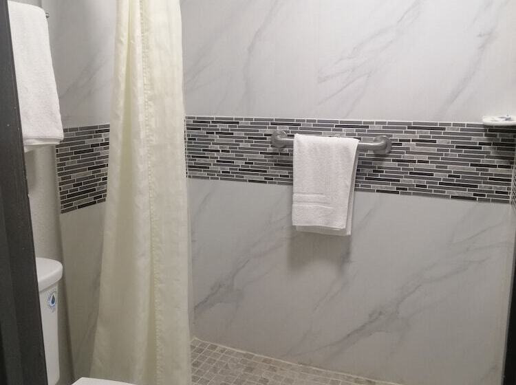 Motel Royal Inn & Suite