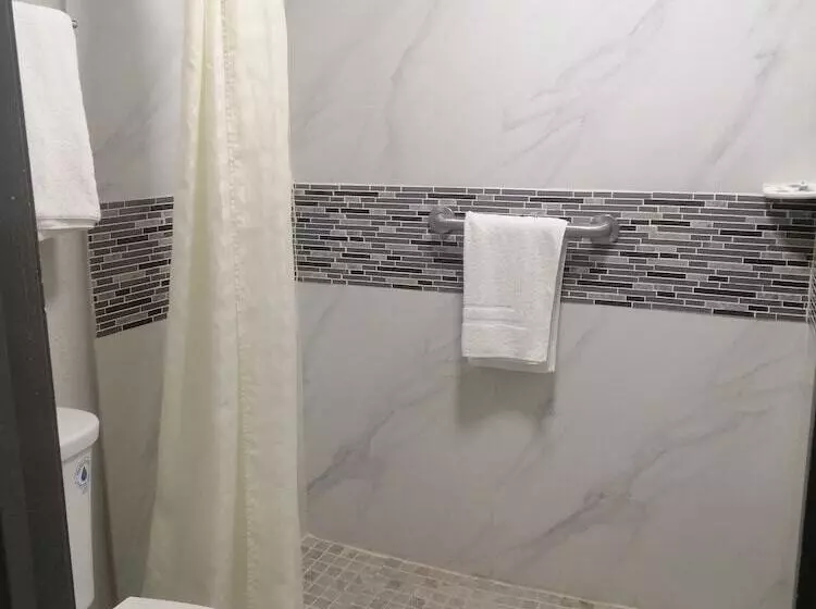 Мотель Royal Inn & Suite