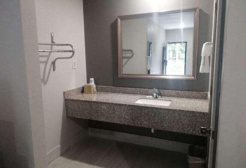 Motel Royal Inn & Suite