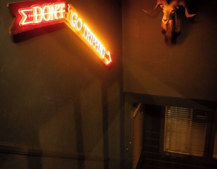 منتجع Sessions Retreat &