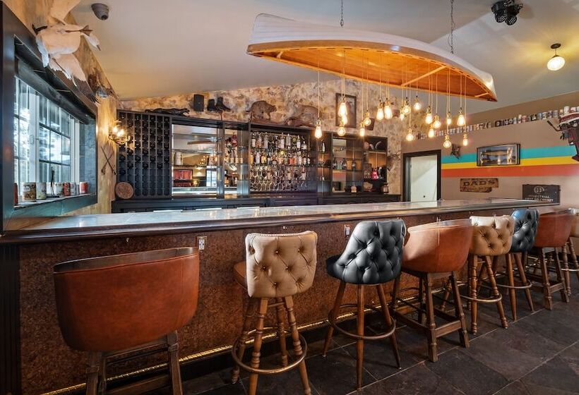 منتجع Sessions Retreat &