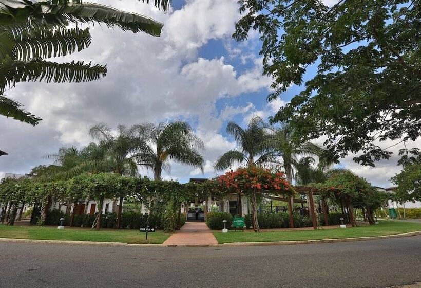 Sybaris Suites & Residences