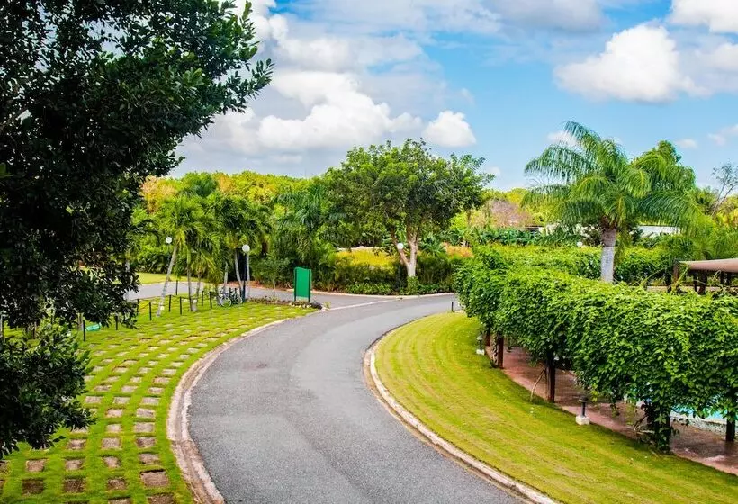 Sybaris Suites & Residences