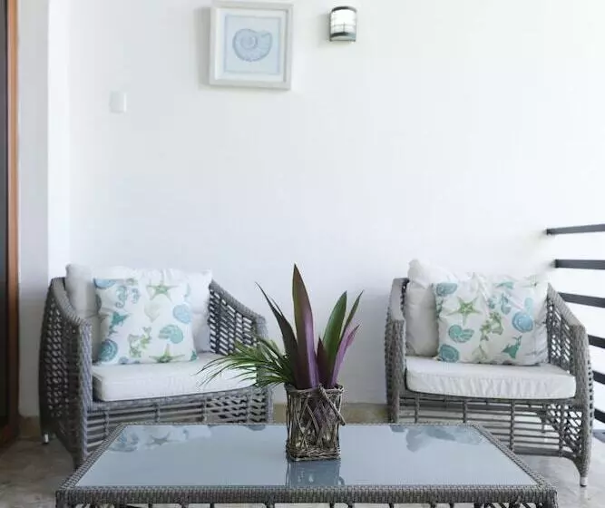 Sybaris Suites & Residences