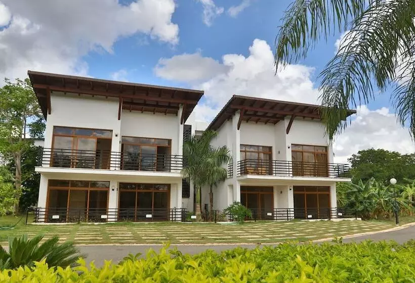 Sybaris Suites & Residences