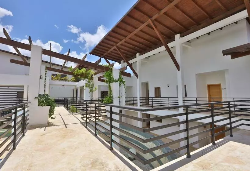 Sybaris Suites & Residences