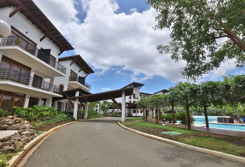 Sybaris Suites & Residences