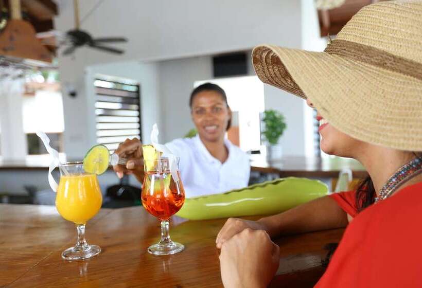 Sybaris Suites & Residences