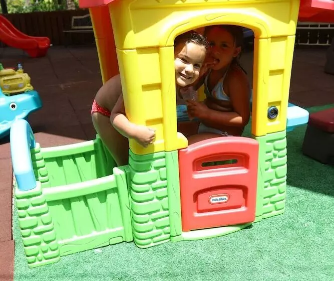 Sybaris Suites & Residences