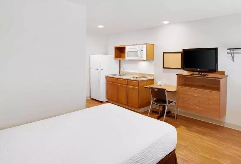 Woodspring Suites College Station