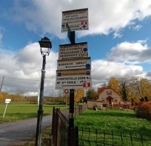 مبيت وإفطار Au Jardin De La Maison Des Soeurs