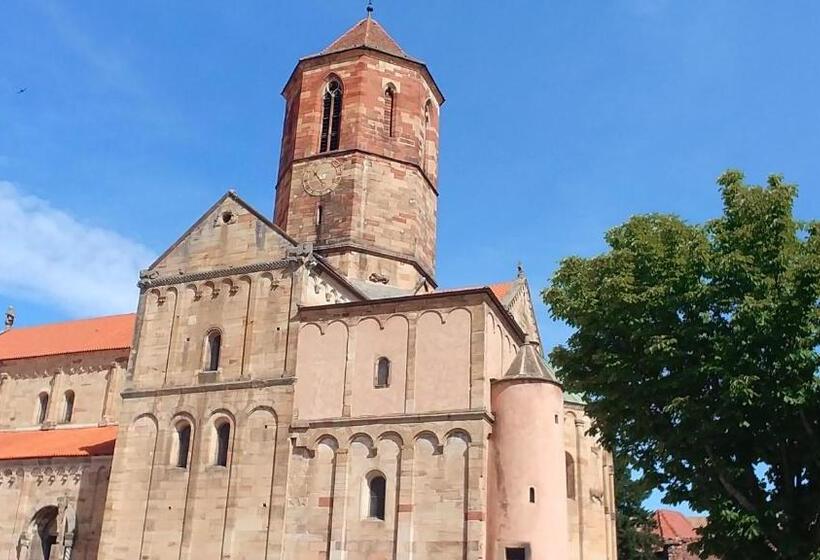 مبيت وإفطار Au Jardin De La Maison Des Soeurs