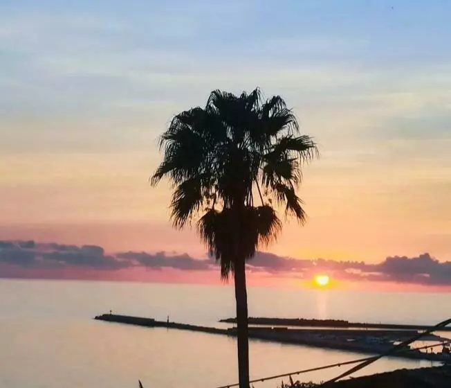 ベッドアンドブレックファースト Mediterraneo Travel