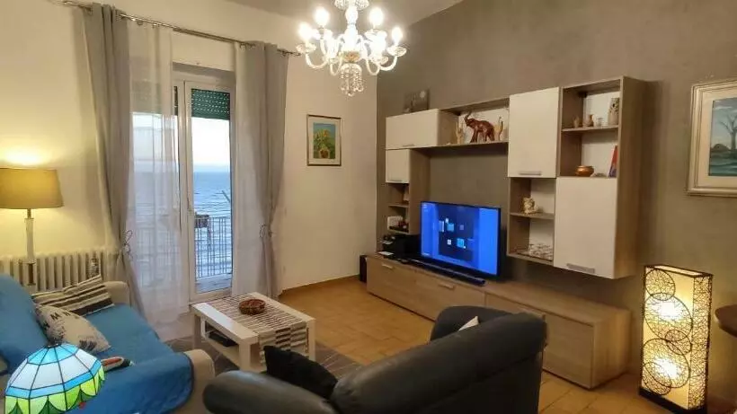 ベッドアンドブレックファースト Mediterraneo Travel