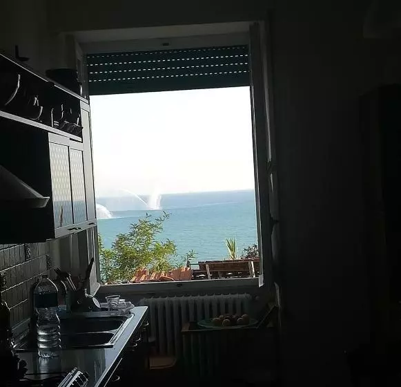 ベッドアンドブレックファースト Mediterraneo Travel