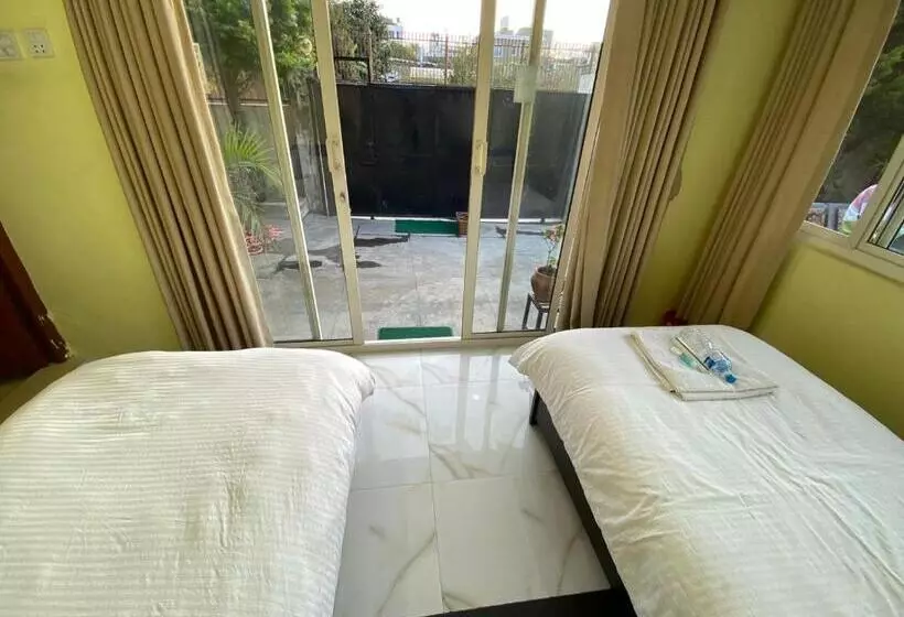 تختخواب و صبحانه Ocean Inn