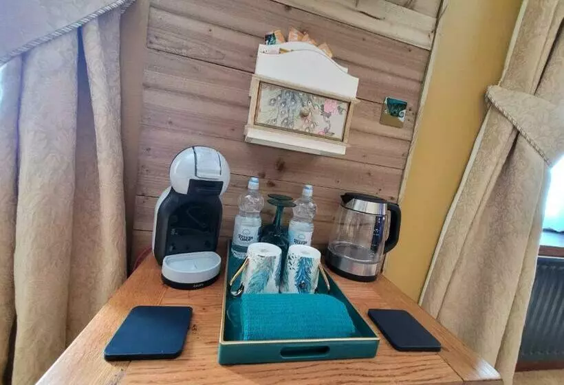 Hideaway Escapes, Farmhouse B&b & Holiday Home, Ideal Family Stay Or Romantic Break, Friendly Animal